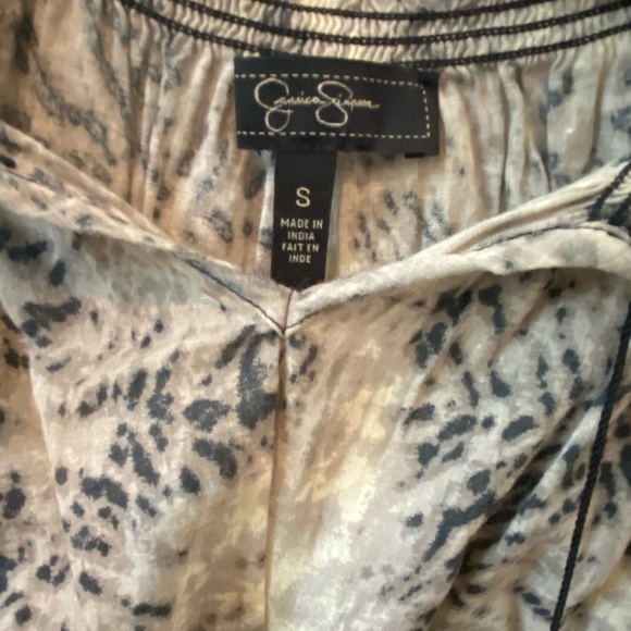 *Like New* Jessica Simpson Print Blouse - Picture 2 of 4